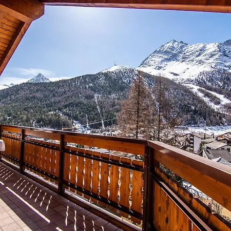Chateau Penthouse شقة